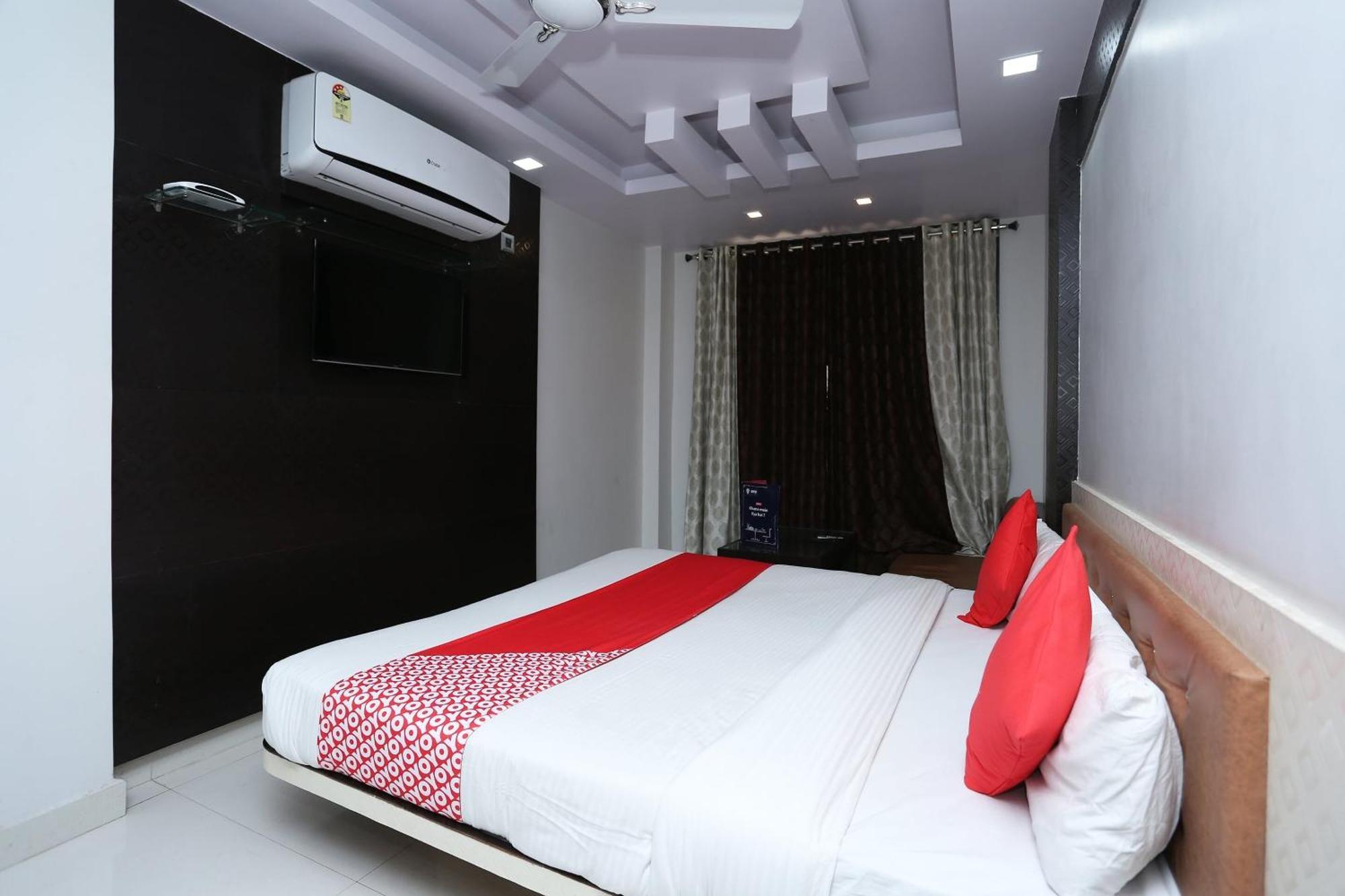בהופאל Collection O 3995 Hotel Shree Kishan Palace מראה חיצוני תמונה