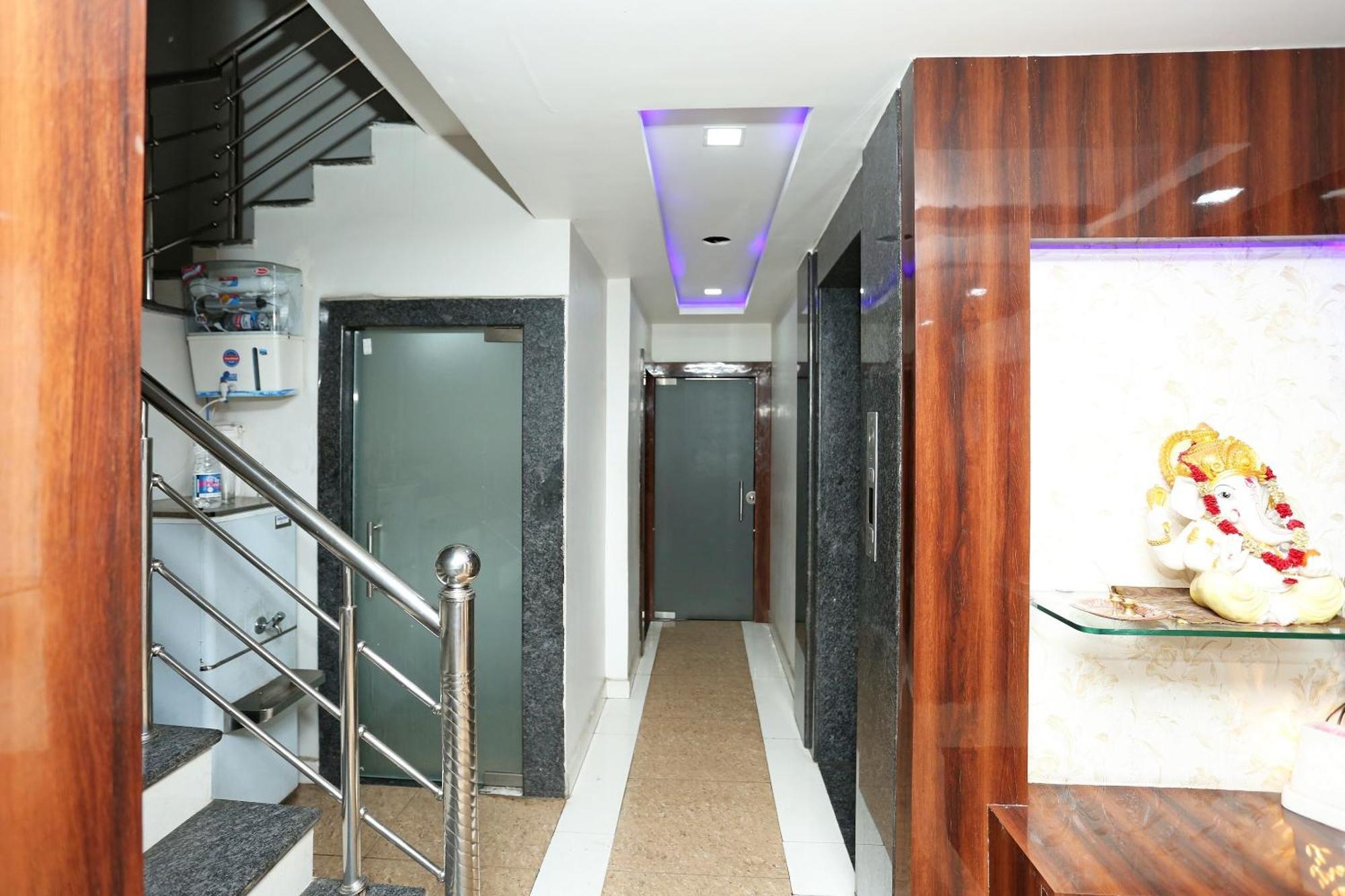 בהופאל Collection O 3995 Hotel Shree Kishan Palace מראה חיצוני תמונה